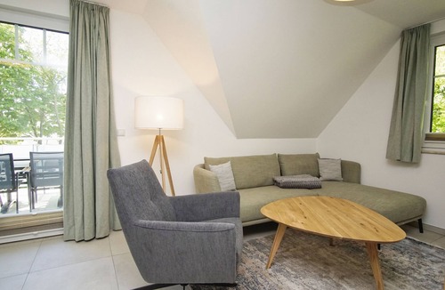 Lobbe Apartment | Beachfront apartment with balcony - Rex Rugia House 17 Apartment 05