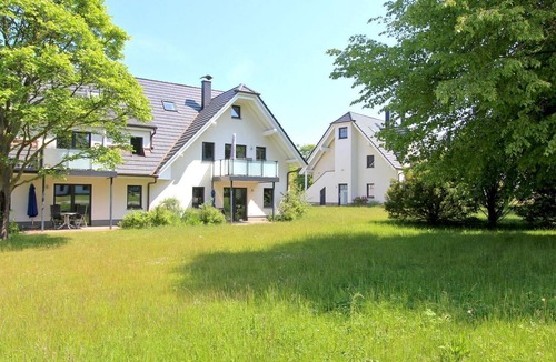 Monchgut-Granitz Apartment | Beachfront apartment with terrace, use of swimming pool and sauna - Rex Rugia H-1010 -