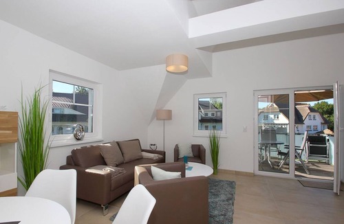 Gohren Apartment | Beachfront apartment with balcony, use of swimming pool and sauna - Rex Rugia H-1010 -
