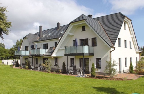 Gohren Apartment | Beachfront apartment with balcony, use of swimming pool and sauna - Rex Rugia H-1010 -