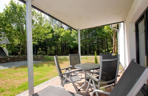 Lobbe Apartment | Beachfront vacation rental with a terrace, access to the pool and sauna - Rex Rugia H-1010 -