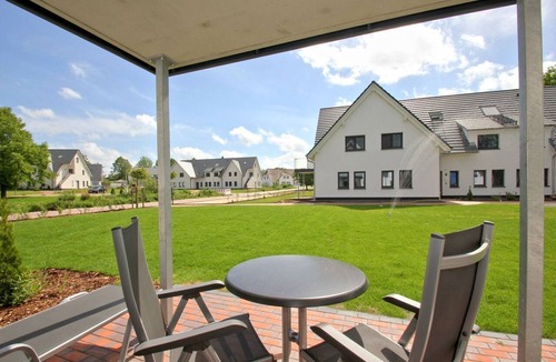 Gohren Apartment | Beachfront vacation rental with a terrace, access to the pool and sauna - Rex Rugia H-1010 -