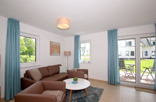 Gohren Apartment | Beachfront vacation rental with a terrace, access to the pool and sauna - Rex Rugia H-1010 -