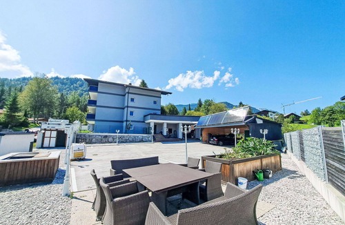 Steinberg am Rofan Apartment | Beautiful apartment for 20 guests with WIFI, patio, pets allowed and parking