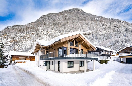 Unterlaengenfeld Apartment | Beautiful apartment for 5 people with WIFI, TV, patio and panoramic view