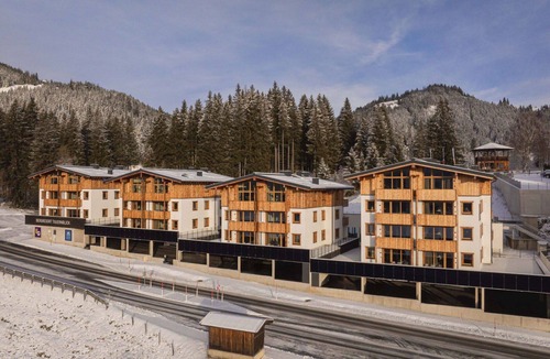 Paß Thurn Apartment | Beautiful apartment for 10 people with pool, WIFI, TV and terrace