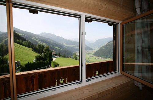 Distelberg Apartment | Beautiful apartment for 8 guests with WIFI, TV, balcony and pets allowed