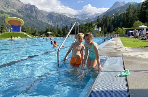 Adelboden Apartment | Beautiful apartment for 6 guests with WIFI, TV and balcony
