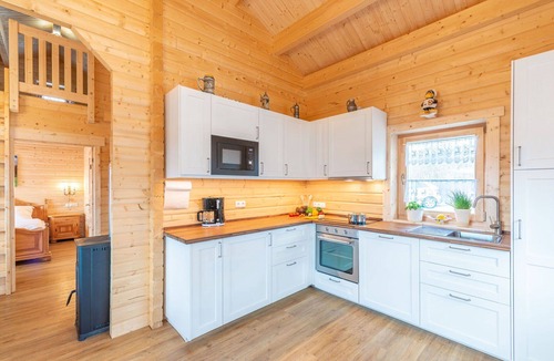 Eppenschlag House | Beautiful apartment in villa for 4 guests with WIFI, pool, TV and patio