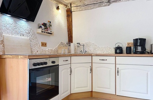 Reiselfingen Villa | Beautiful apartment in villa for 2 guests with WIFI, patio and pets allowed