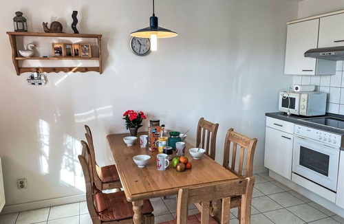 Ummanz Apartment | Beautiful apartment for 5 guests with WIFI, TV, terrace and pets allowed