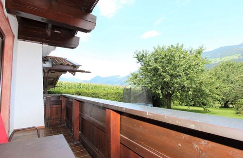 Kapfing Apartment | Beautiful apartment for 2 people with WIFI, TV, balcony, pets allowed and panoramic view