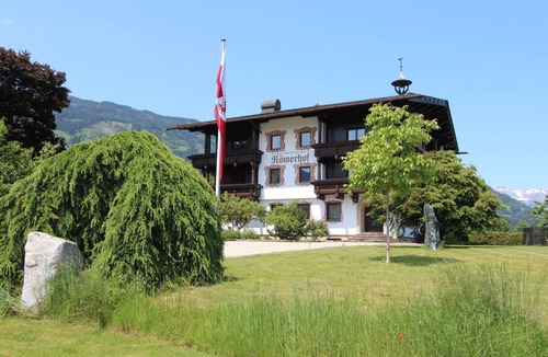 Kapfing Apartment | Beautiful apartment for 2 people with WIFI, TV, balcony, pets allowed and panoramic view