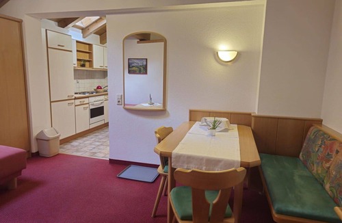 Ischgl Apartment | Beautiful apartment for 3 guests with WIFI, TV and balcony