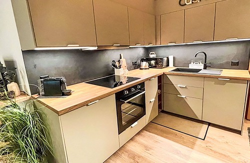 Lens Apartment | Beautiful apartment for 4 guests with WIFI, TV and patio