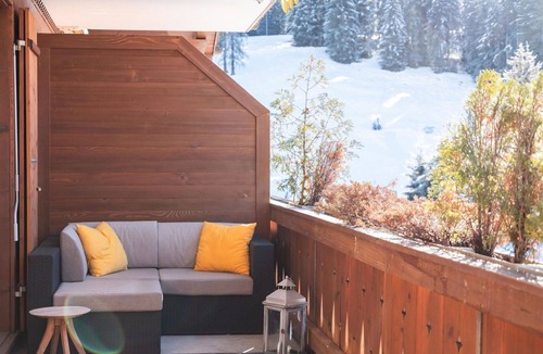 Saanenmoeser Apartment | Beautiful apartment for 4 people with WIFI, TV, balcony and pets allowed