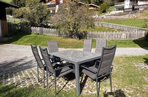 Angerberg Villa | Beautiful apartment in villa for 6 guests with WIFI, TV, patio and pets allowed