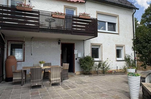 Roeslau Apartment | Beautiful Apartment with garden, patio, balcony, and free parking in Röslau