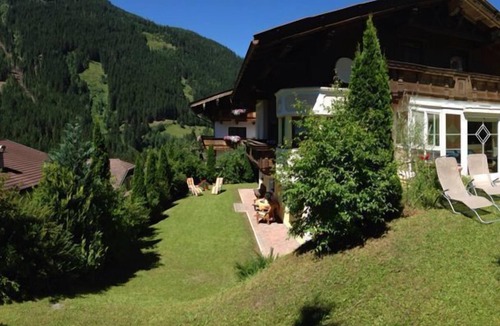 Volderau House | Beautiful vacation home with garden in the Stubai Alps, for 5 to 12 pers.