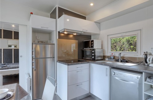 Wemding House | Beautiful cottage in excellent location on the lake.