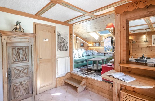 Les Praz-de-Chamonix Apartment | Beautiful duplex with garden in Chamonix, 4 people, pets allowed, parking, wifi
