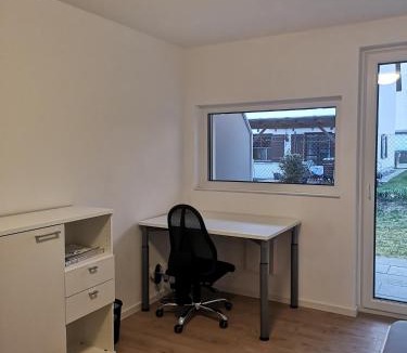 Friedrichshofen-Hollerstauden Apartment | Beautiful flat, near westpark & hostpital, easy parking
