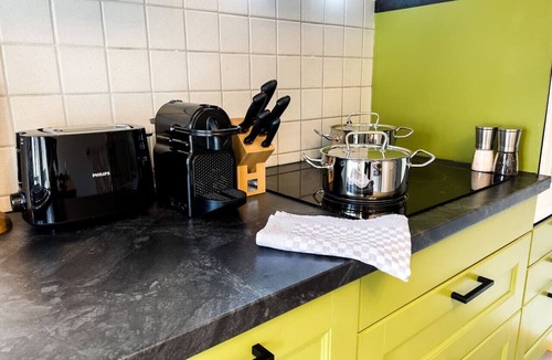 Deggendorf Apartment | Beautiful flat with parking and kitchen for 4