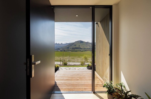 Lake Hayes House | Beautiful Haven| Luxurious Home | Queenstown | Stunning Central Location
