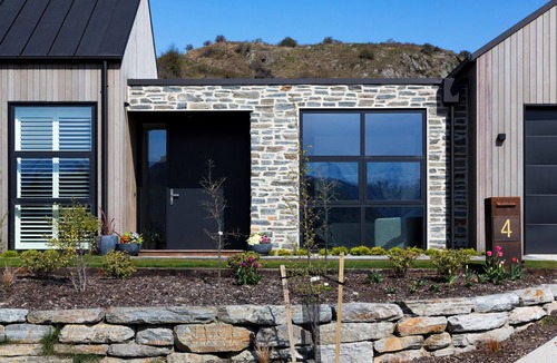 Lake Hayes House | Beautiful Haven| Luxurious Home | Queenstown | Stunning Central Location