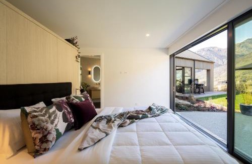 Lake Hayes House | Beautiful Haven - Stunning Luxury Home - Queenstown - NEW!