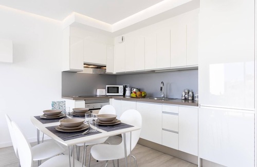 Playa Paraiso Apartment | Beautiful Holiday Home with partial sea view in Costa Adeje