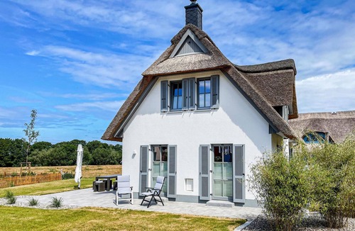 Stove House | Beautiful home in Boiensdorf with WiFi