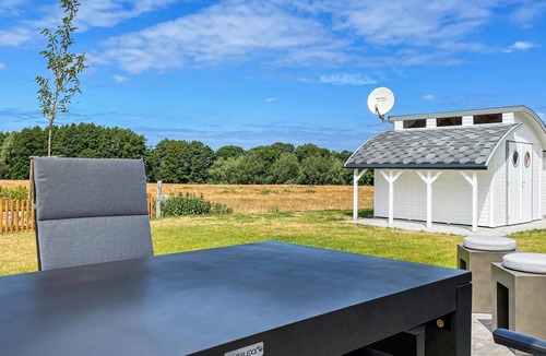 Stove House | Beautiful home in Boiensdorf with WiFi