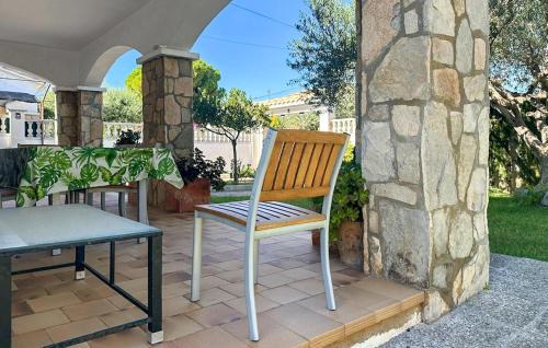 Creixell House | Beautiful Home In Creixell With Wifi
