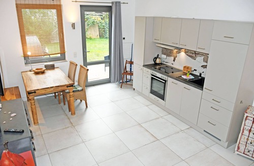 Ostseebad Baabe Villa | Beautiful maisonette vacation apartment on Lake Sellin with terrace