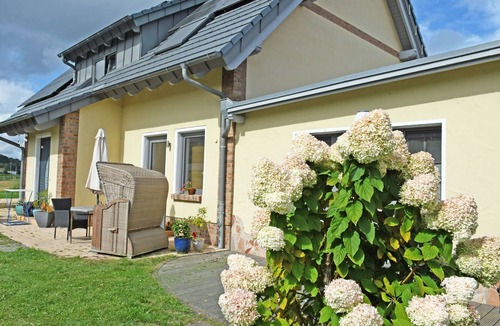 Ostseebad Baabe Villa | Beautiful maisonette vacation apartment on Lake Sellin with terrace