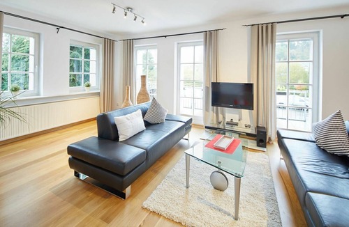 Attendorn House | Beautiful private villa for 6 guests with WIFI, TV, terrace, pets allowed and parking