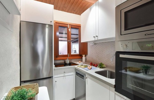 Arucas House | Beautiful private villa for 6 people with private pool and TV