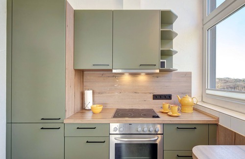 Luedenscheid Apartment | Beautiful Three-Bedroom Apartment with Balcony on the 1st Floor