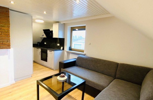 Haunstetten-Sud Apartment | Beautiful top floor apartment with loft character