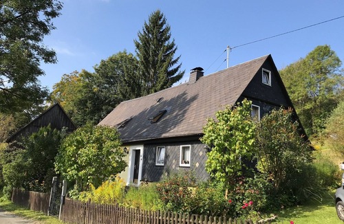 Wallenfels Apartment | Beautiful vacation apartment (90sqm) with projector and Swedish stove