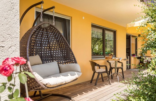 Hergensweiler Apartment | Bed and Breakfast at Gertrud's with Garden, Terrace & Playground
