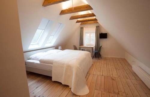 Noerdlingen Bed & Breakfast | Bed and Breakfast unter den Linden