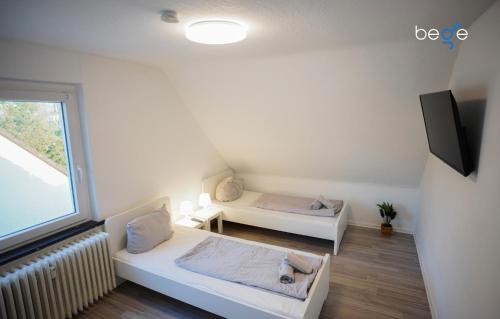 Dummer Apartment | BEGE APARTMENTS Work Essentials