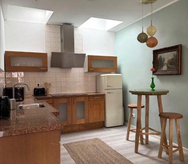 Uebach-Palenberg Apartment | Beim Goldenen Dackel -Atelierhaus im Hof