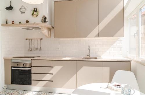 Linda-a-Velha Apartment | Belem Lisbon Apartment