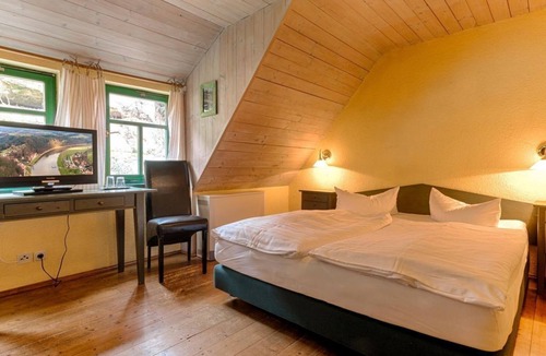 Schmilka Bed & Breakfast | Berghaus Rauschenstein: Double room (half board) - Bio- & Nationalparkrefugium Schmilka