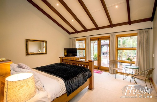 Arthur's Point House | Best view Queenstown 4 Bed house with Outdoor Jacuzzi close to Coronet Ski Field