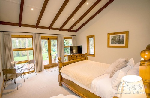 Arthur's Point House | Best view Queenstown 4 Bed house with Outdoor Jacuzzi close to Coronet Ski Field