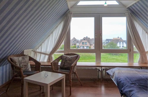Monchgut-Granitz Apartment | Between the Baltic Sea beach and the Bodden, the Boddenhus apartment house awaits you with its brigh